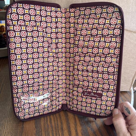 Vera Bradley Wallet Burgundy Zip Coin Purse Pouch Bag Bifold - Picture 2 of 8